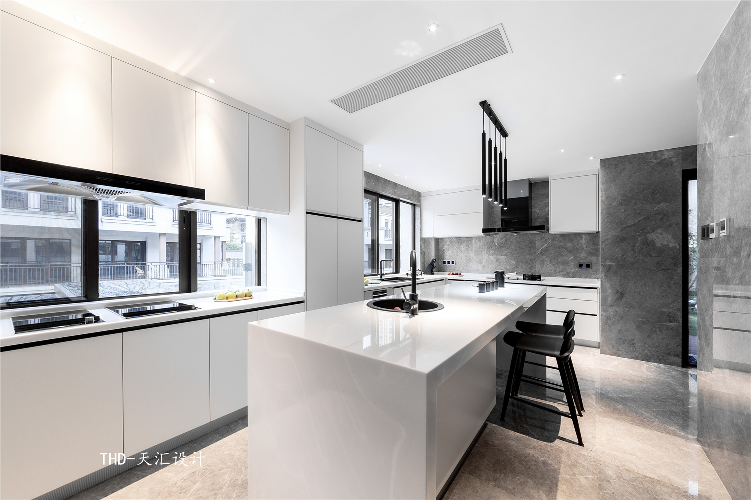 現(xiàn)代極簡風(fēng)格廚房的專業(yè)設(shè)計(jì)——以天匯設(shè)計(jì)游小華別墅為例