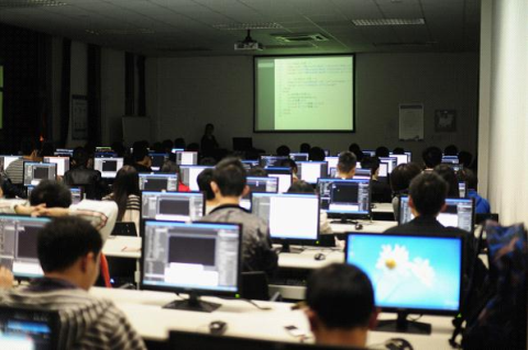 成都東軟學(xué)院經(jīng)濟(jì)信息咨詢 培養(yǎng)數(shù)字時(shí)代復(fù)合型經(jīng)濟(jì)人才